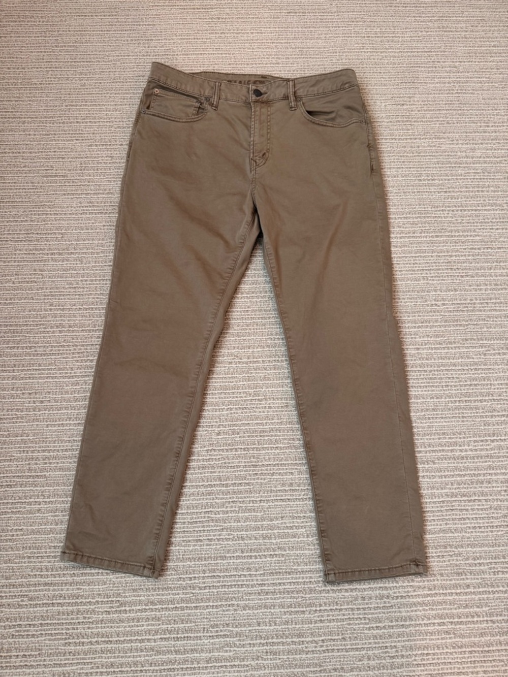 American Eagle Outfitters Men's Chinos in  Tan